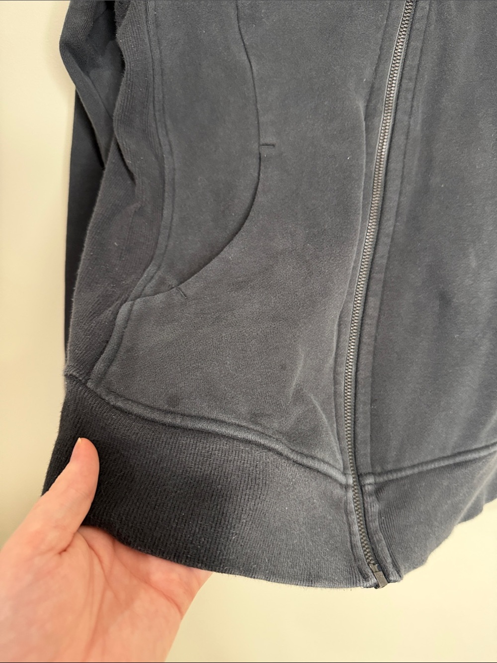 Lululemon Scuba Full Zip Up Black 8 - Picture 4 of 8